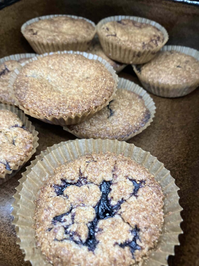 mustikkakukot vuokiin leivottuina