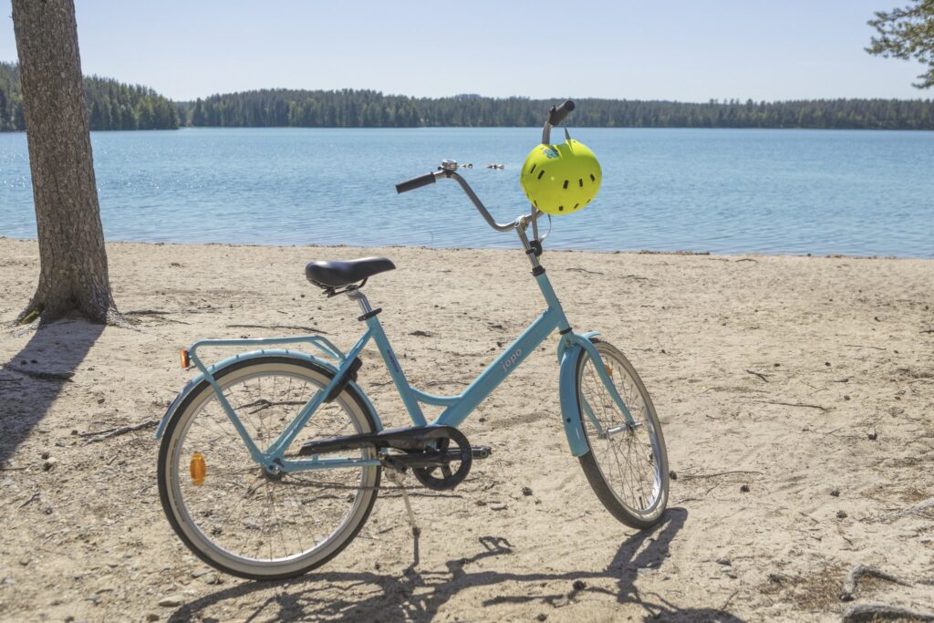 polkupyörä Särkiselän uimarannalla