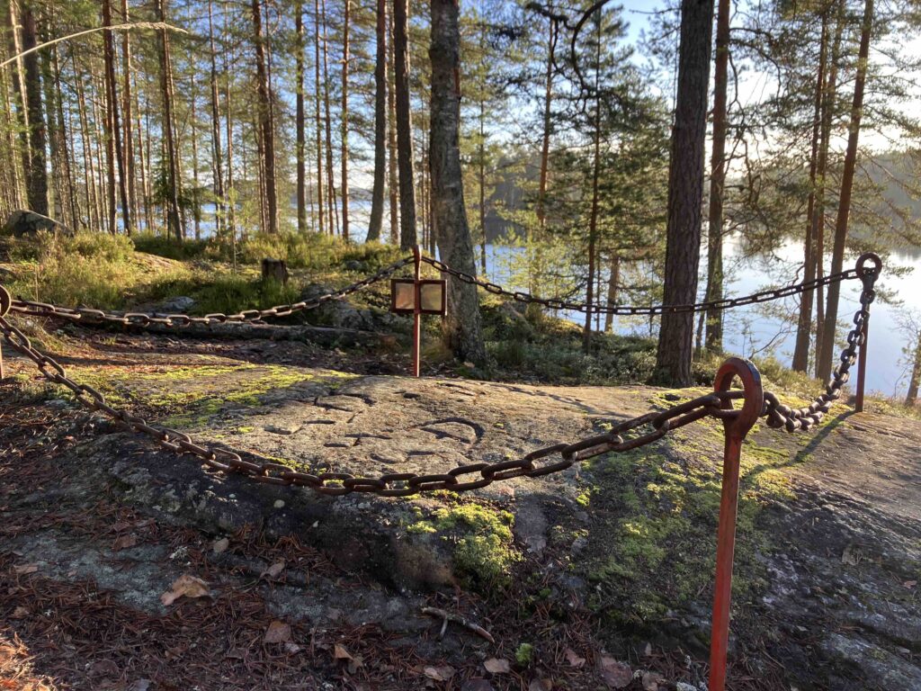 Ohtaansalmessa Täyssinän rauhan rajamerkki